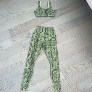Alo Yoga Lime Green Snake Skin Set
